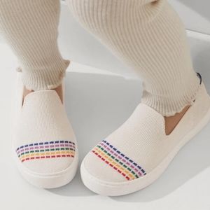 Rothy's The Kids Sneaker In White Rainbow Sz: 3 (lil girl) recyclable repurposed